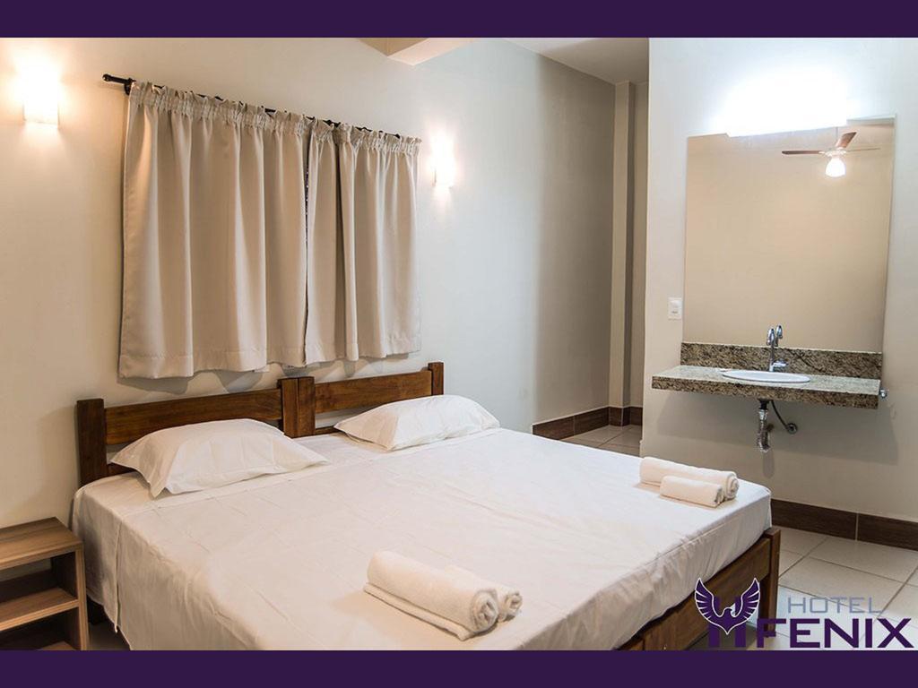 Hotel Fenix Асис Номер фото